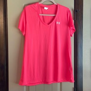 Under Armour women’s V-neck athletic top size XL
